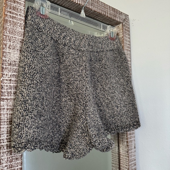 Sezane Alessio Shorts in Ecru/Blue - Picture 3 of 9